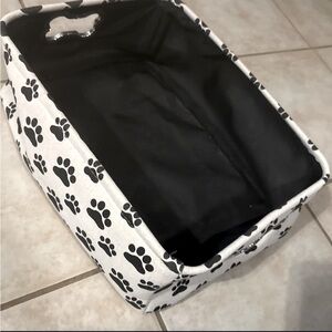 🐶 NWOT Storage bin for pet toys! Adorable paw print & dog bone shaped handles! 🐾
